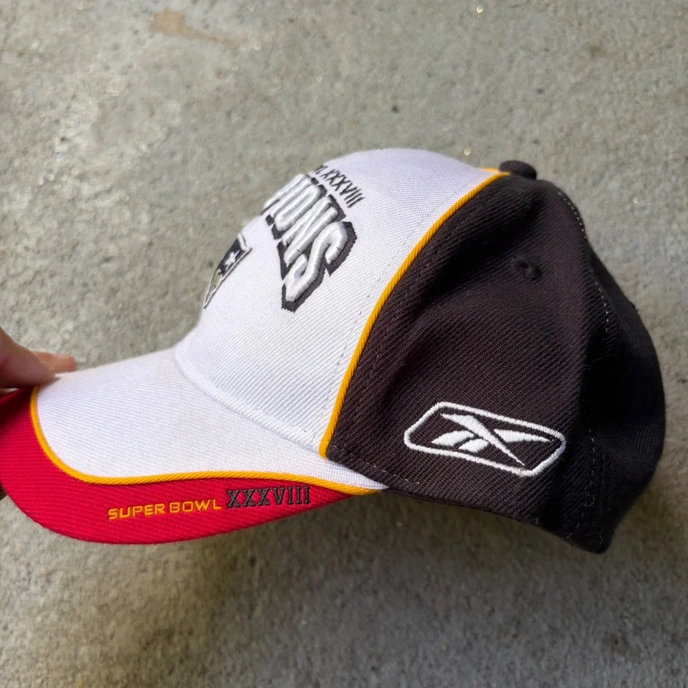 Reebok New England Patriots Super Bowl XXXVIII Champions Hat NFL Locker Room